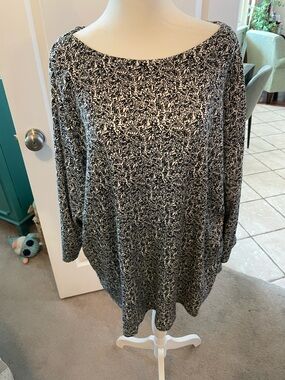 Lot of 2 Croft & Barrow Black & White/Blue & White 3/4 Sleeve Tees